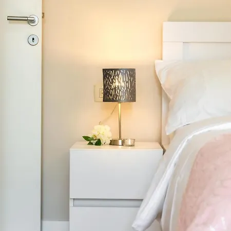 Luxury Hill アパート *